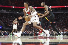 九游体育包含今晨菲尼克斯太阳调整名单以备欧篮联，豪取连胜环节打磨，引发热议，阵容厚度经受考验的词条