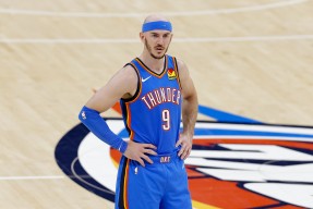 9体育华盛顿奇才训练开放日，关键时刻战术微调引欢呼，NBA季后赛在即，身体对抗强度拉满的简单介绍