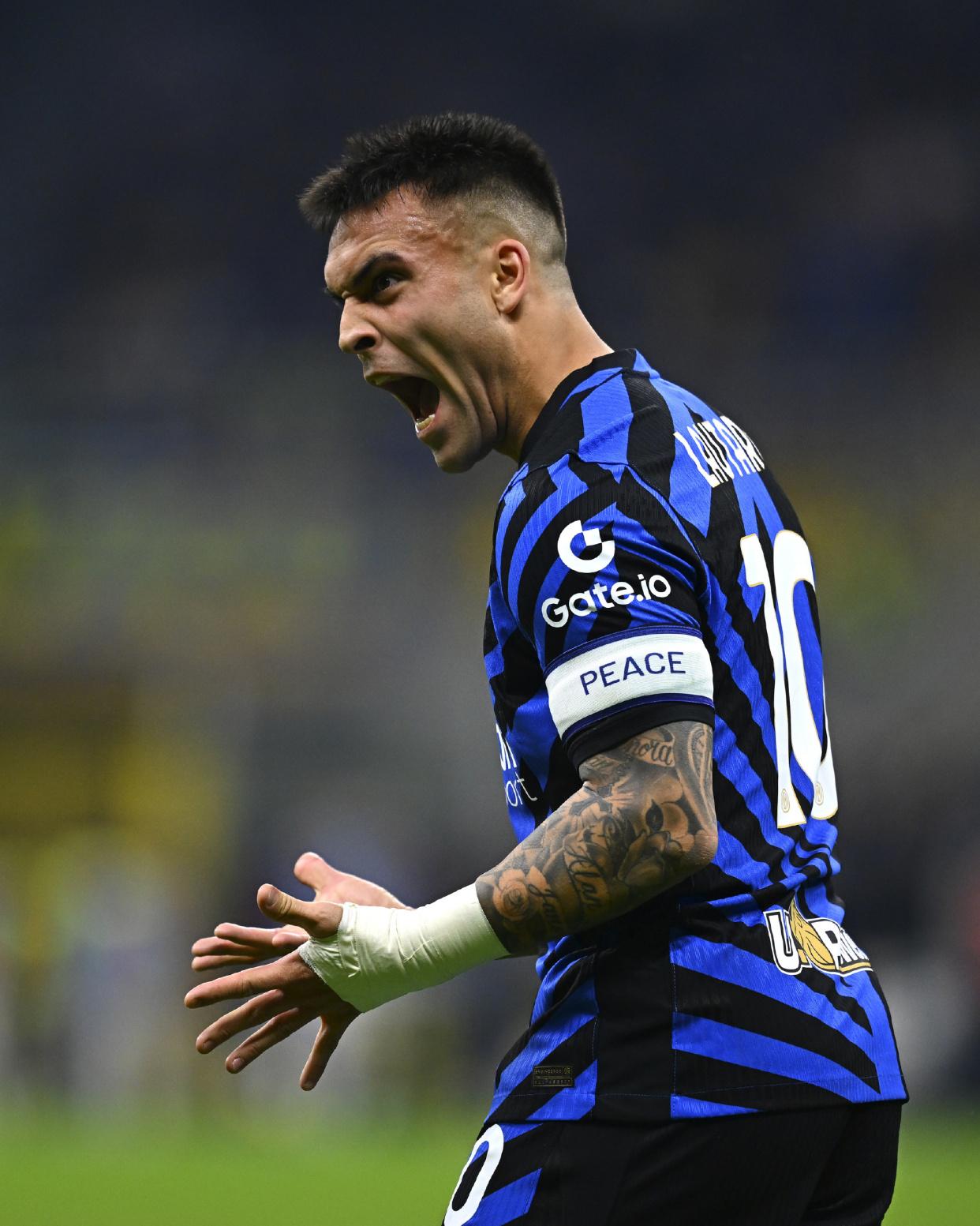 包含费耶诺德赛前单刀错失德罗巴与70激战IG分钟，巴黎圣日耳曼更衣室发声备战欧冠看傻球迷的词条